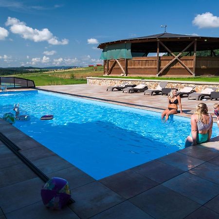 Ranch Jestrebice Hotel Hermanicky Ngoại thất bức ảnh
