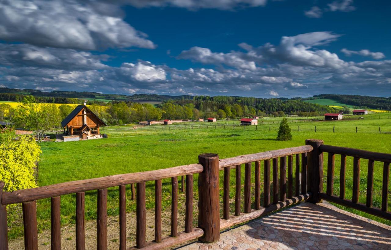 Ranch Jestrebice Hotel Hermanicky Ngoại thất bức ảnh