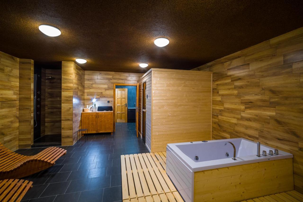 Ranch Jestrebice Hotel Hermanicky Ngoại thất bức ảnh