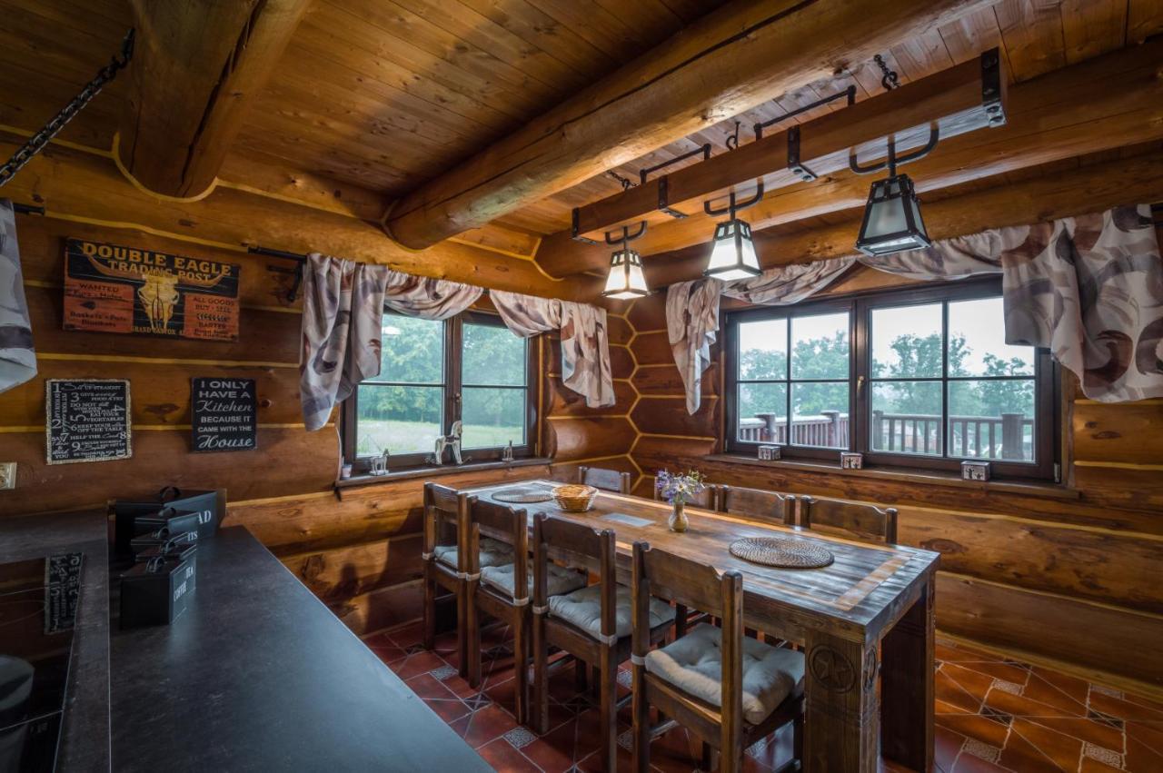 Ranch Jestrebice Hotel Hermanicky Ngoại thất bức ảnh