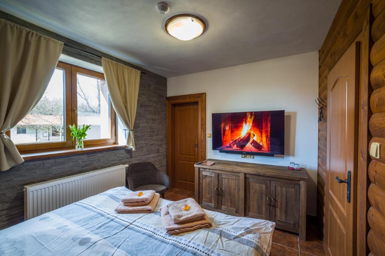 Ranch Jestrebice Hotel Hermanicky Ngoại thất bức ảnh