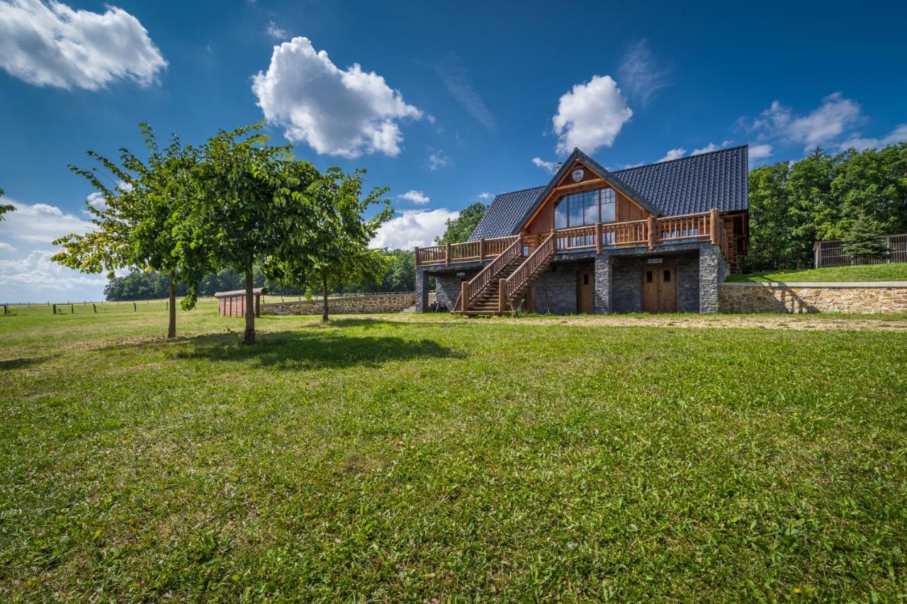 Ranch Jestrebice Hotel Hermanicky Ngoại thất bức ảnh