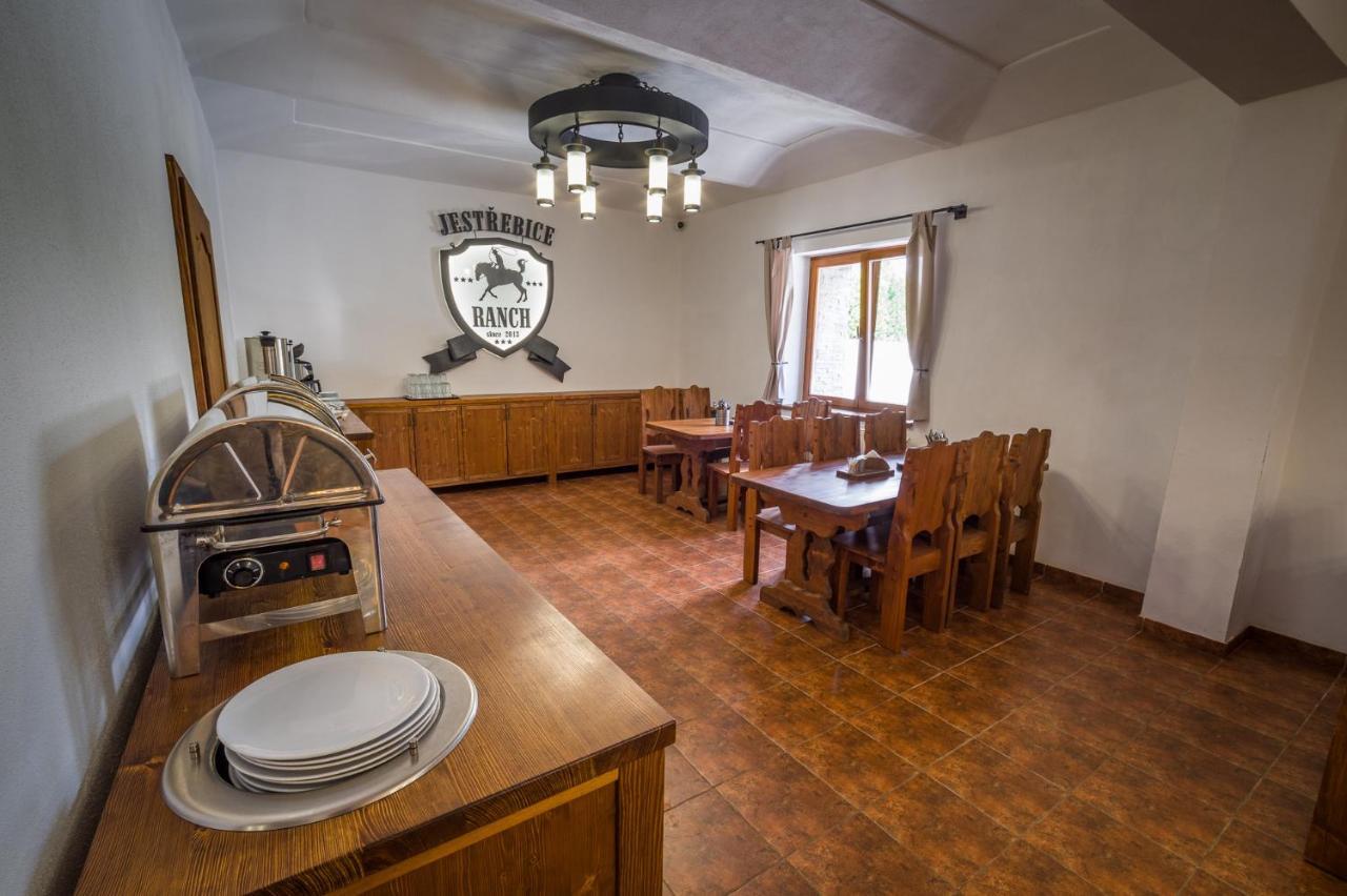 Ranch Jestrebice Hotel Hermanicky Ngoại thất bức ảnh