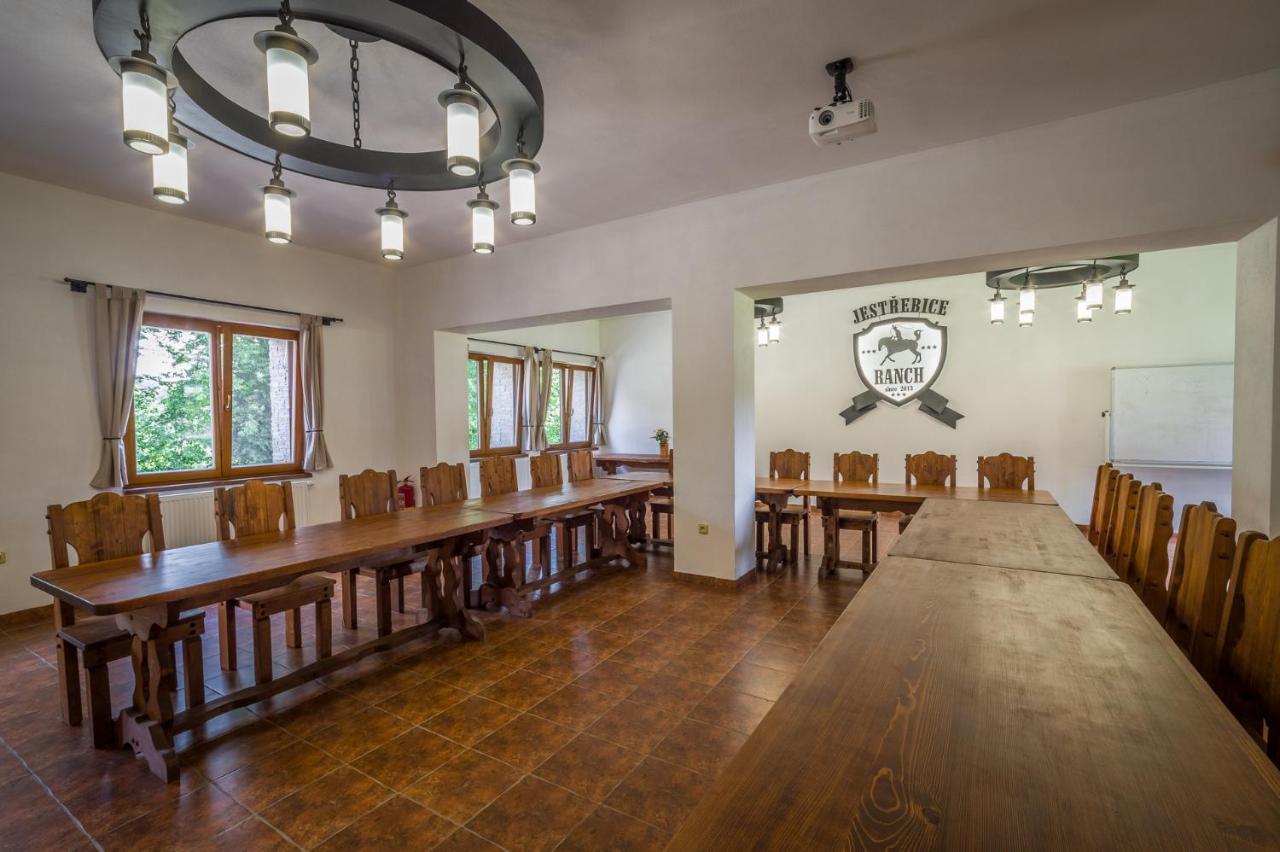 Ranch Jestrebice Hotel Hermanicky Ngoại thất bức ảnh