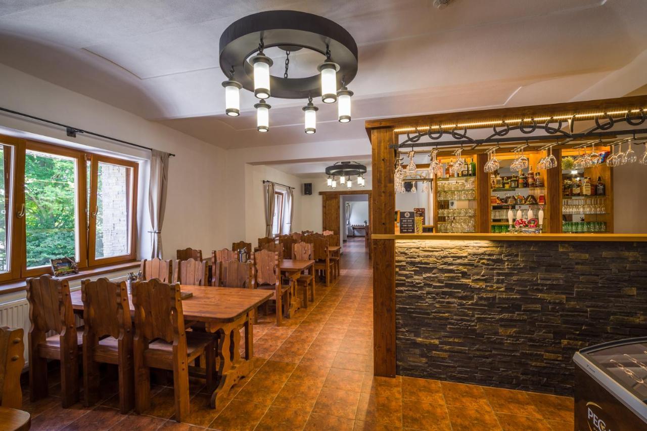 Ranch Jestrebice Hotel Hermanicky Ngoại thất bức ảnh