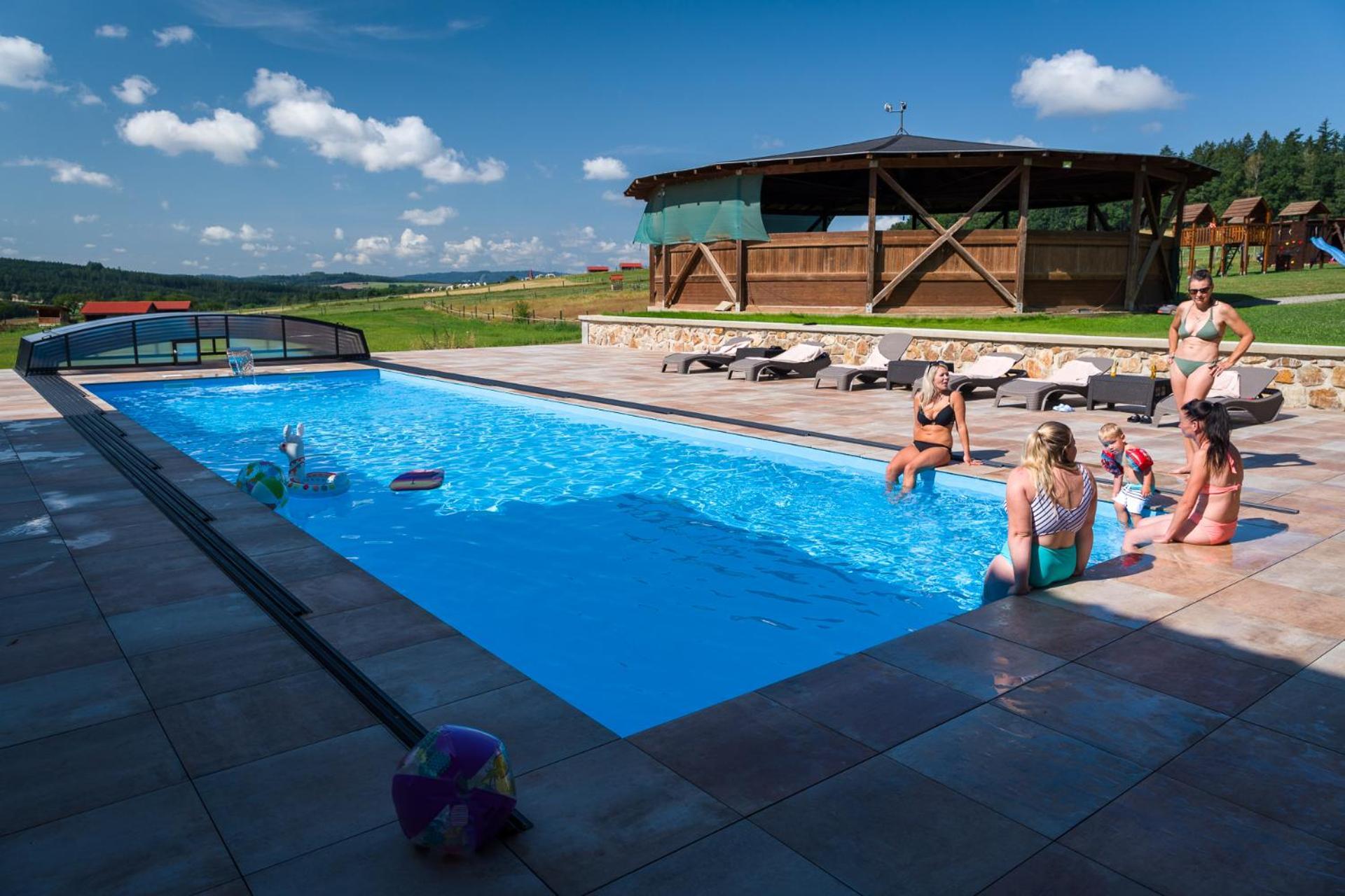 Ranch Jestrebice Hotel Hermanicky Ngoại thất bức ảnh