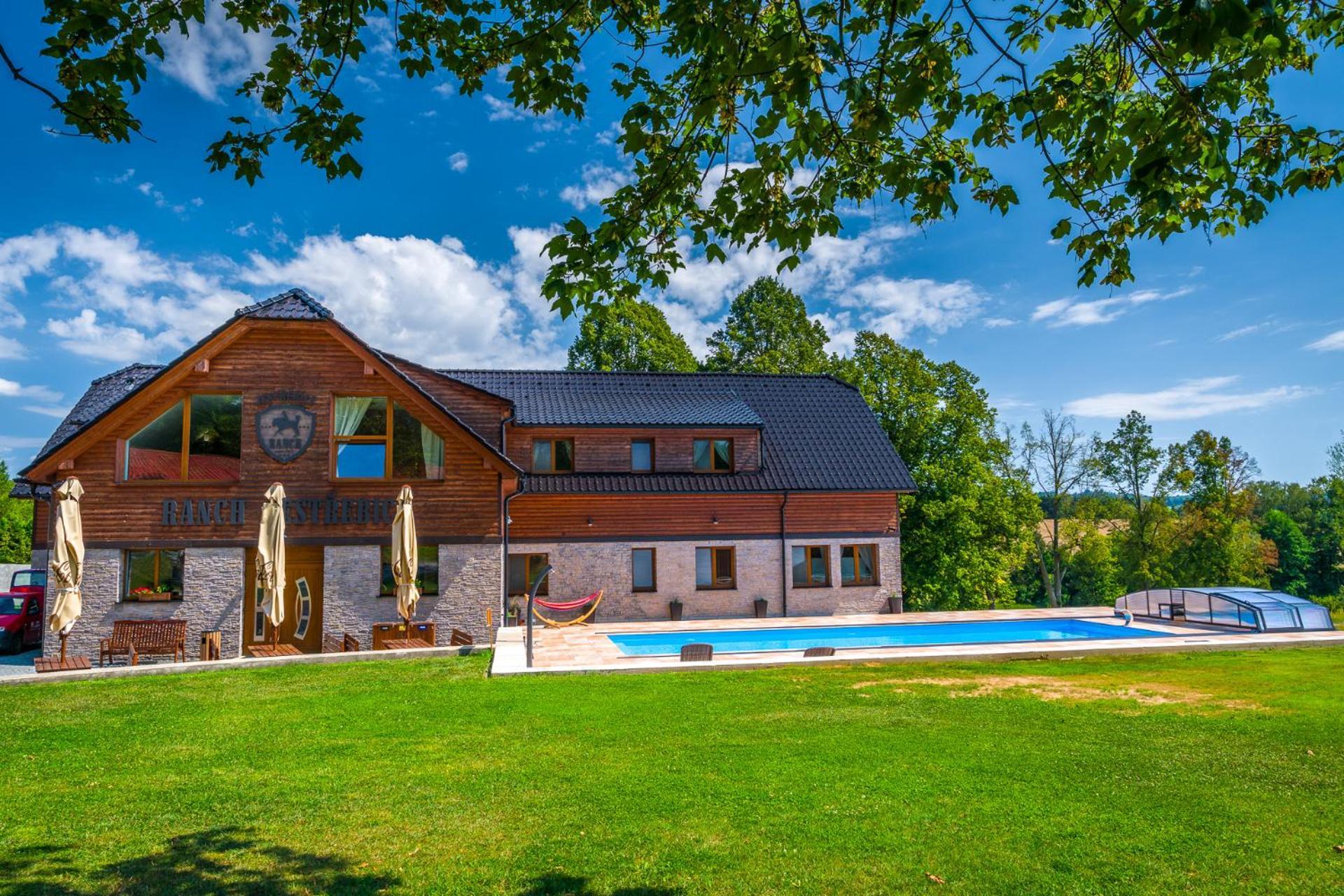 Ranch Jestrebice Hotel Hermanicky Ngoại thất bức ảnh